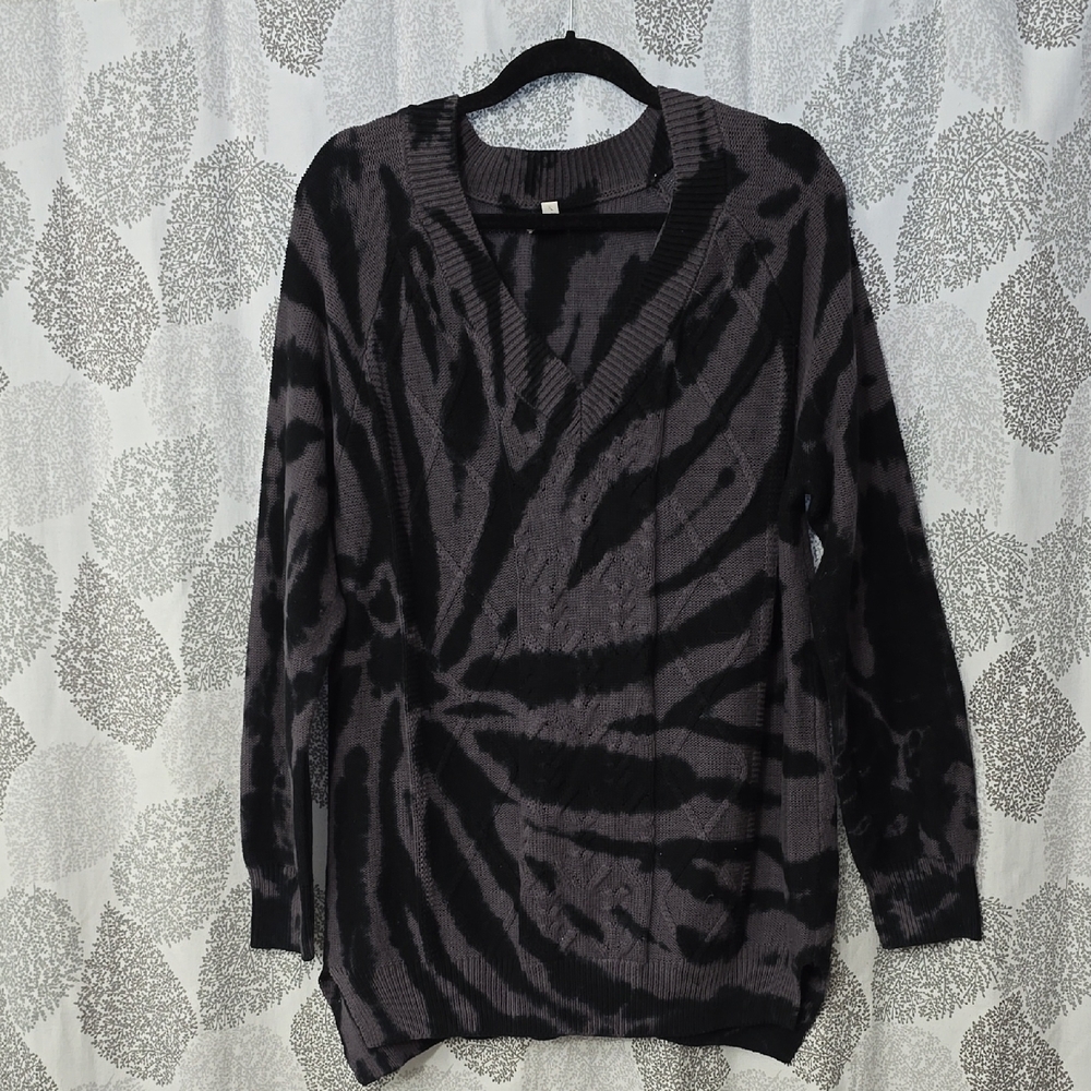 Black and Gray V-Neck Sweater with Dynamic Pattern